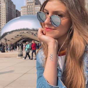 Meet your Posher, Ana